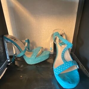 Blue diamond heel